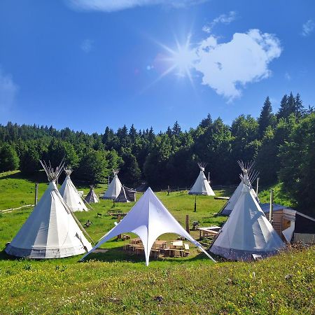 Village Tipi La Féclaz Екстериор снимка