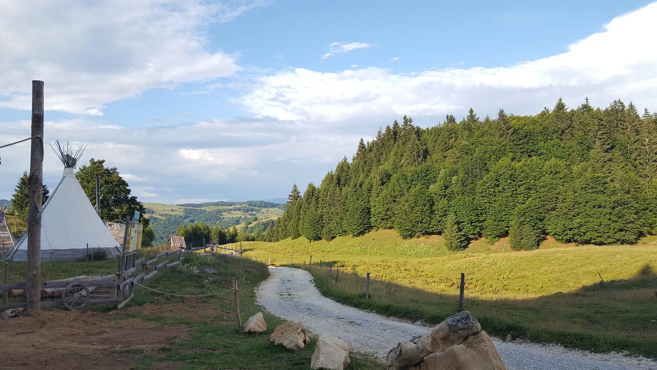 Village Tipi La Féclaz Екстериор снимка