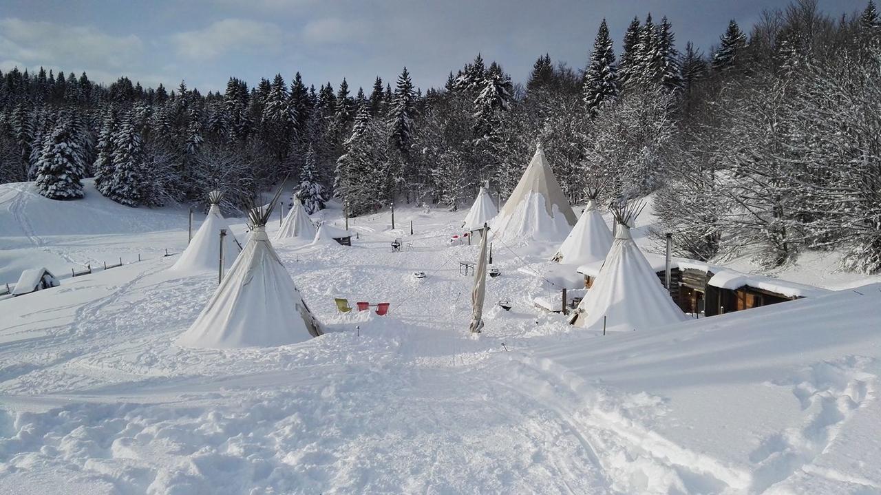 Village Tipi La Féclaz Екстериор снимка
