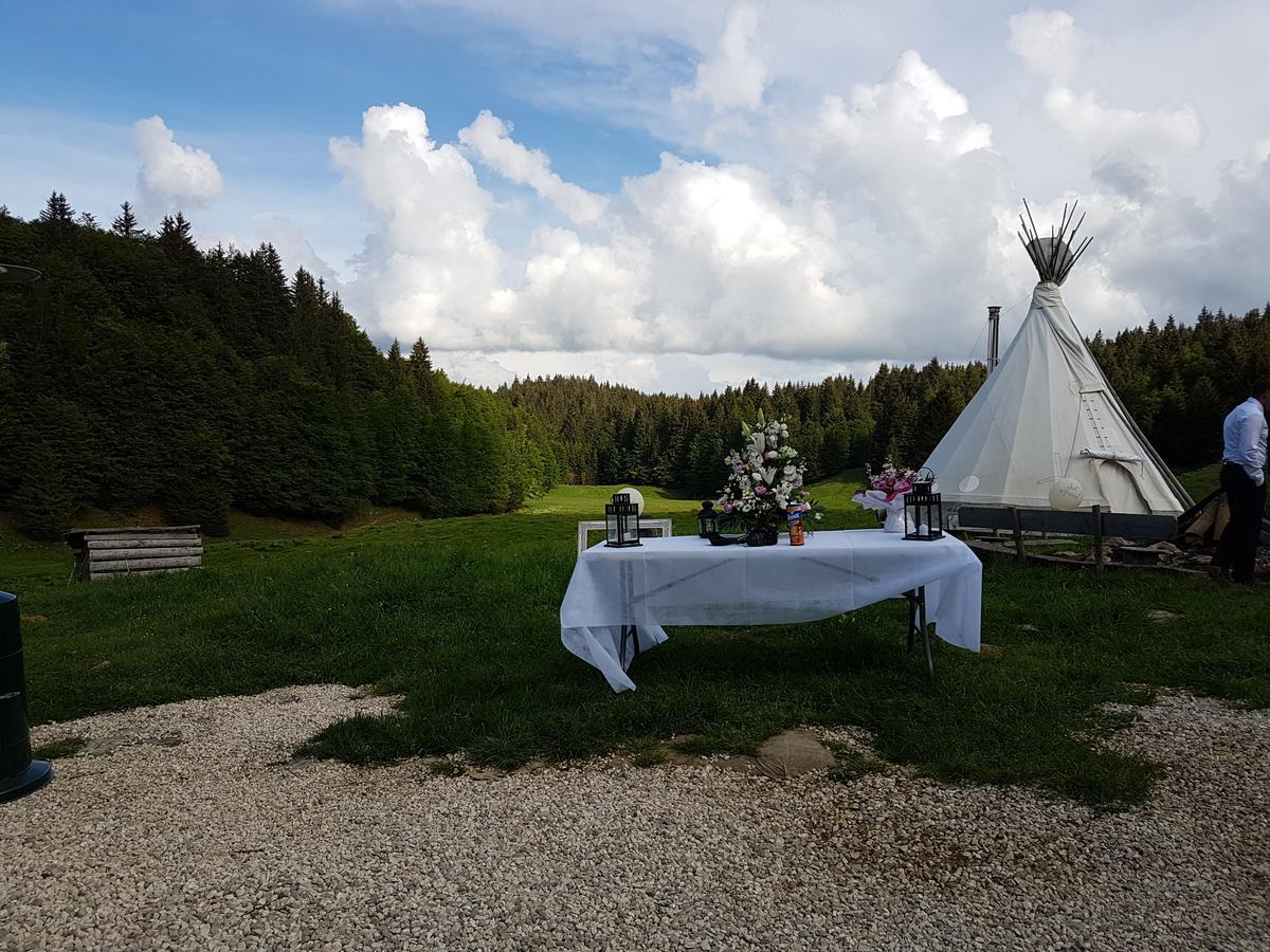 Village Tipi La Féclaz Екстериор снимка